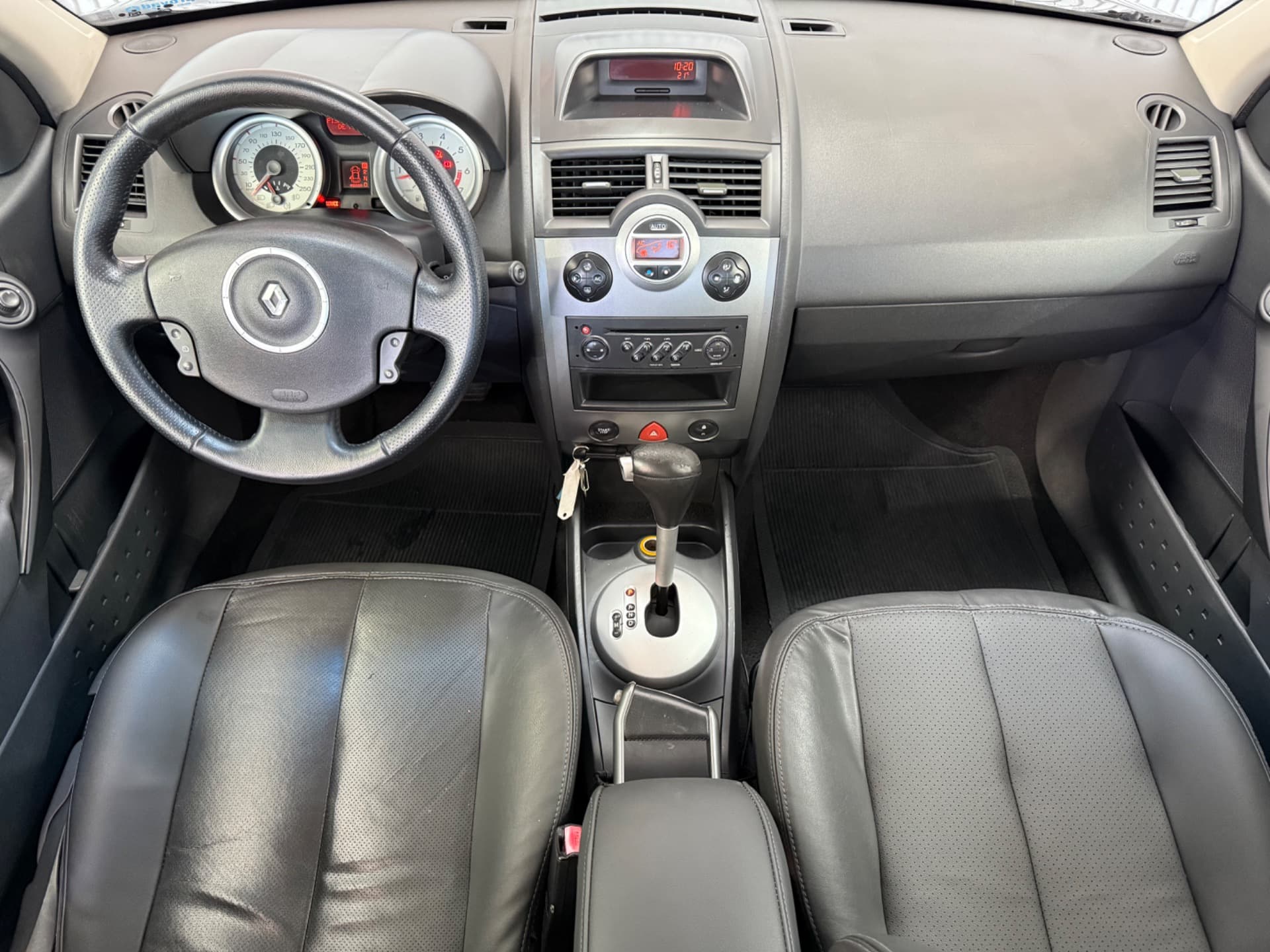 Renault Megane Sedan Dynamique 2.0 16v 4p 2011 miniatura 8