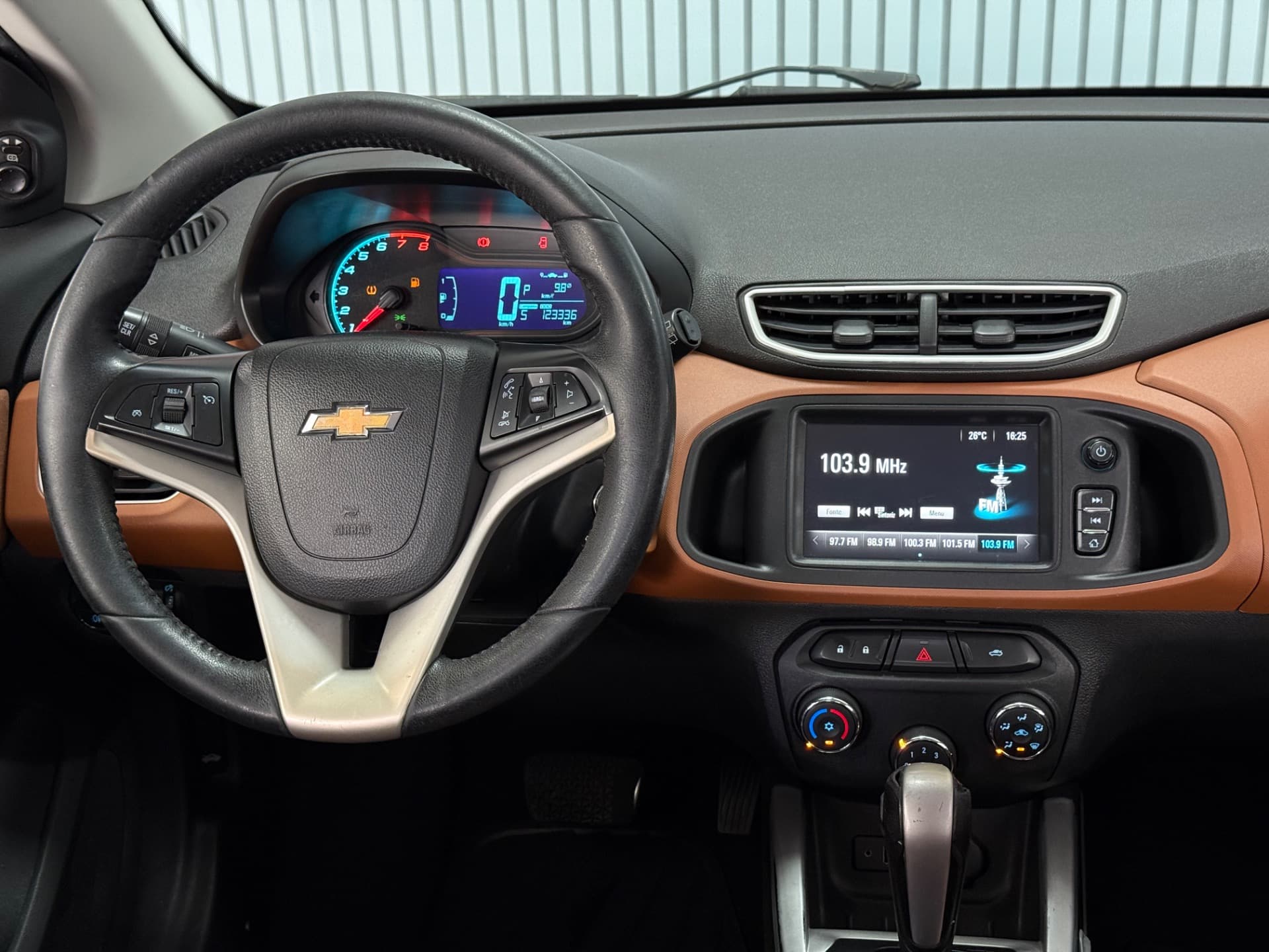 Chevrolet Onix 1.4at Act 2018 miniatura 9