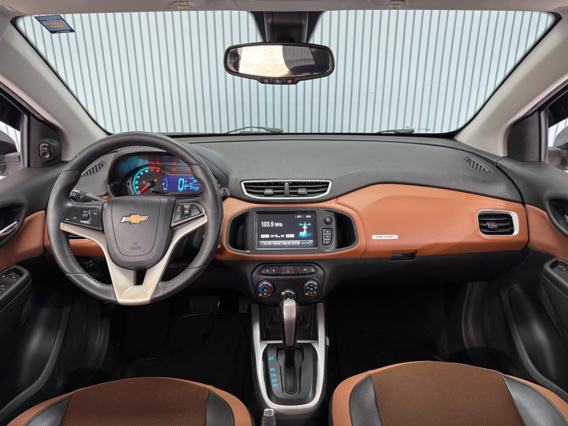 Chevrolet Onix 1.4at Act 2018 miniatura 26