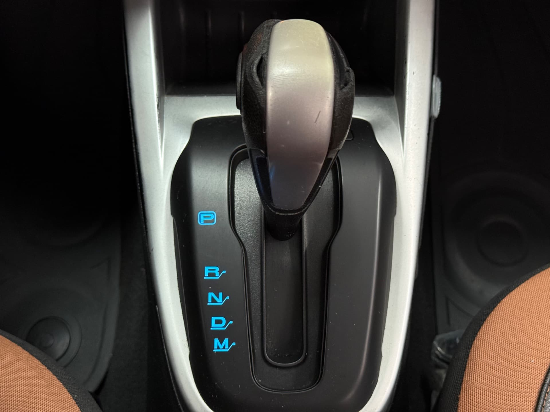 Chevrolet Onix 1.4at Act 2018 miniatura 12