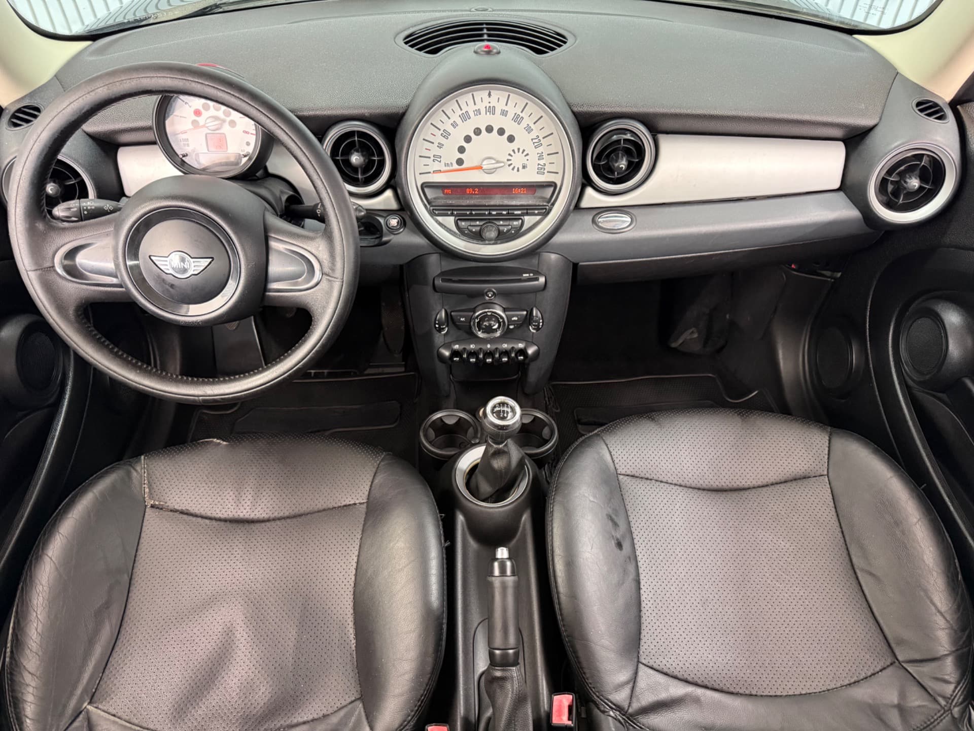 Mini Cooper One 1.6 2013 miniatura 8