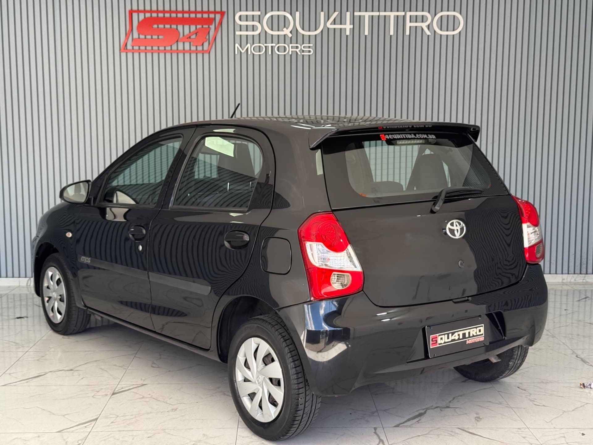 Toyota Etios Hb X 13l Mt 2017 miniatura 6
