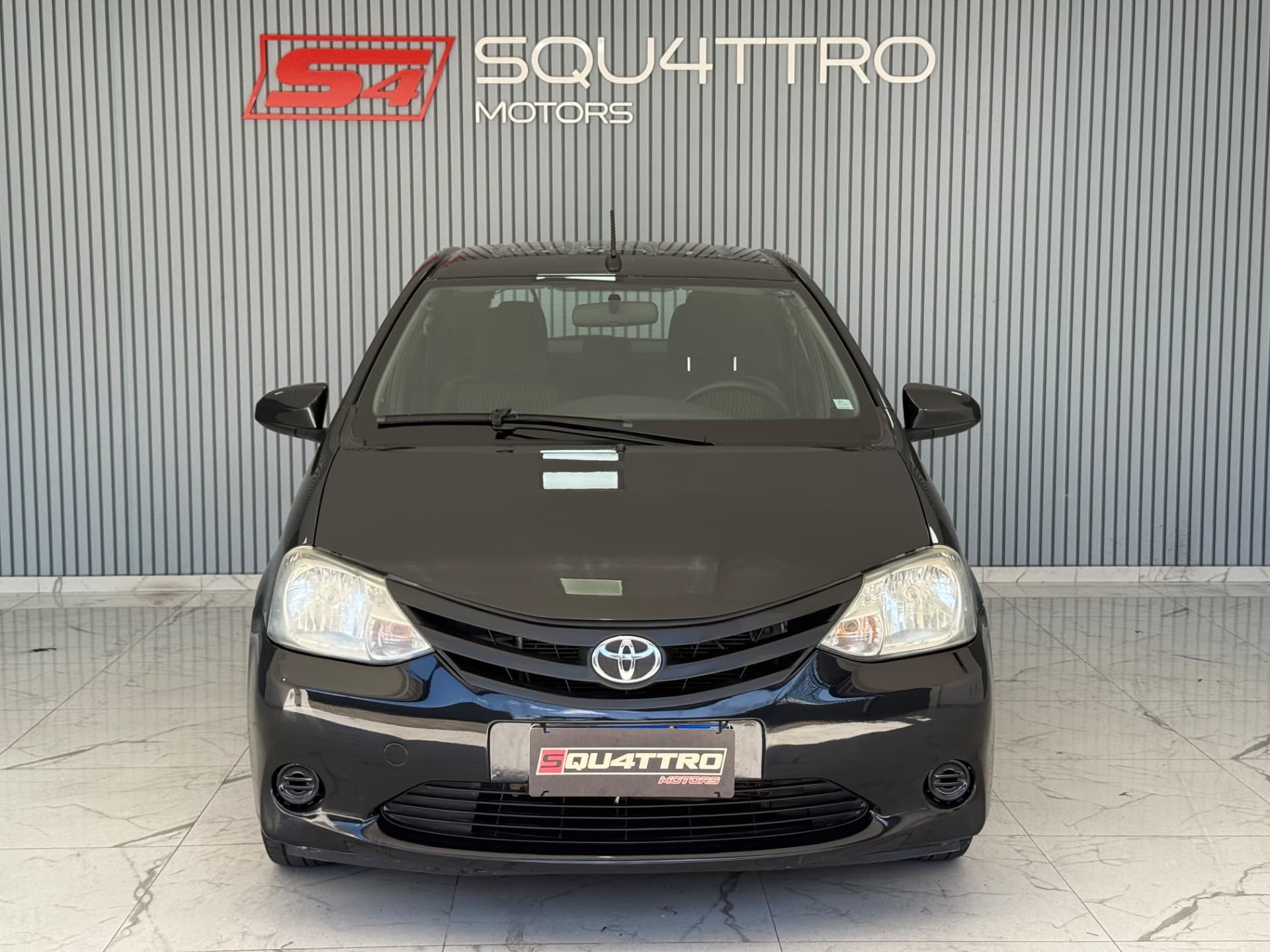 Toyota Etios Hb X 13l Mt 2017 miniatura 2