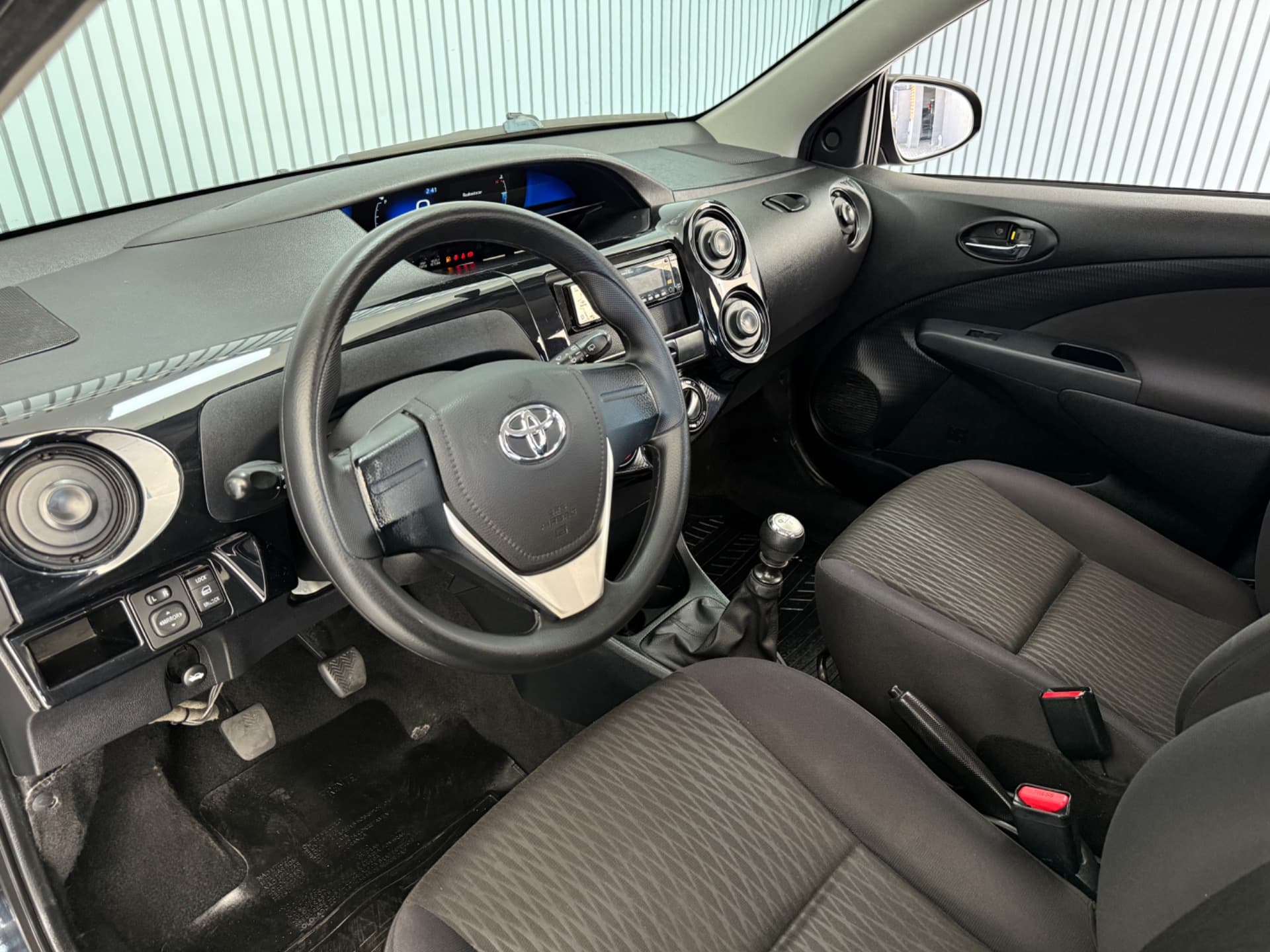 Toyota Etios Hb X 13l Mt 2017 miniatura 14