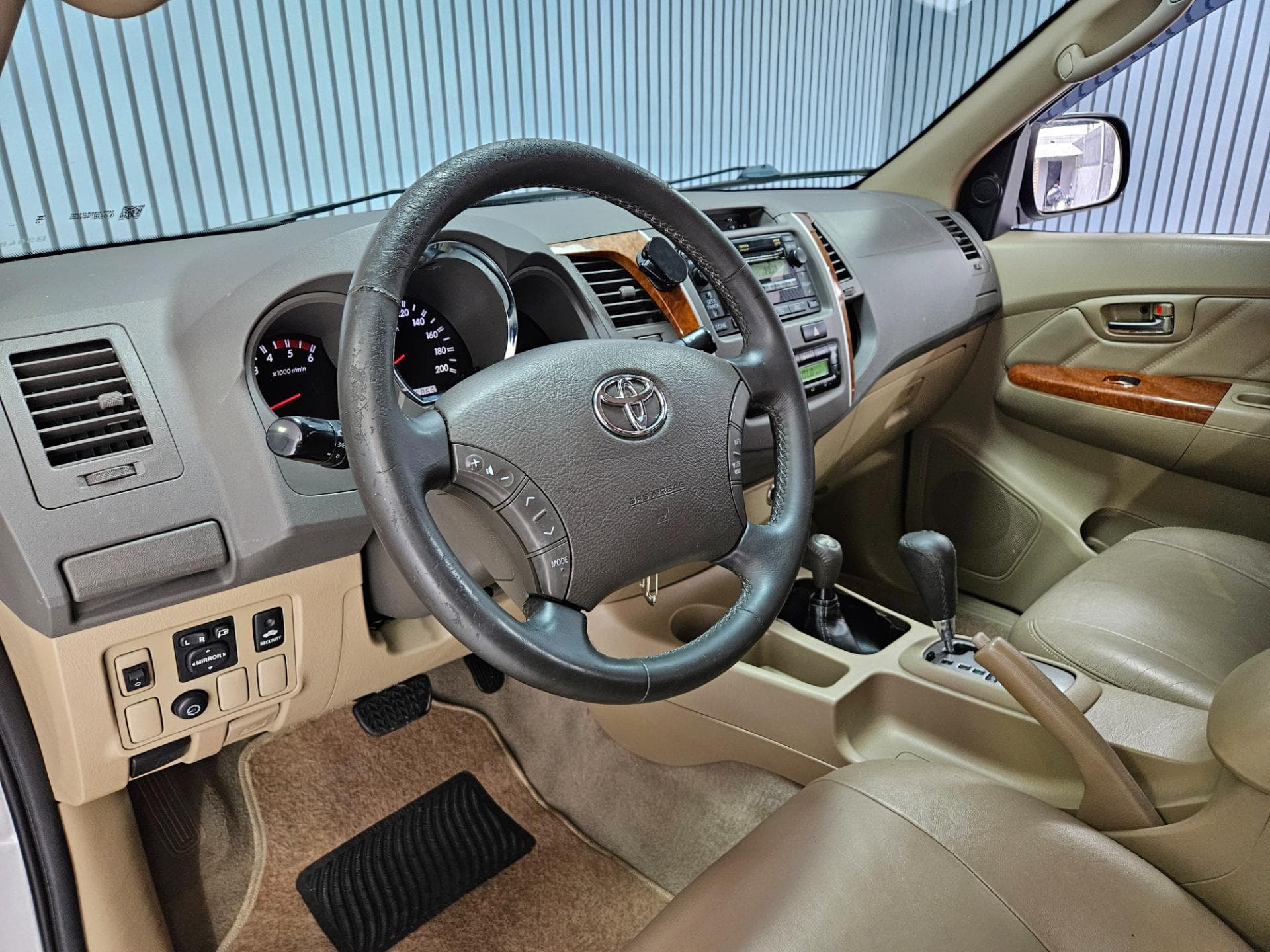 Toyota Hilux Sw4 Srv 4x4 2011 miniatura 16
