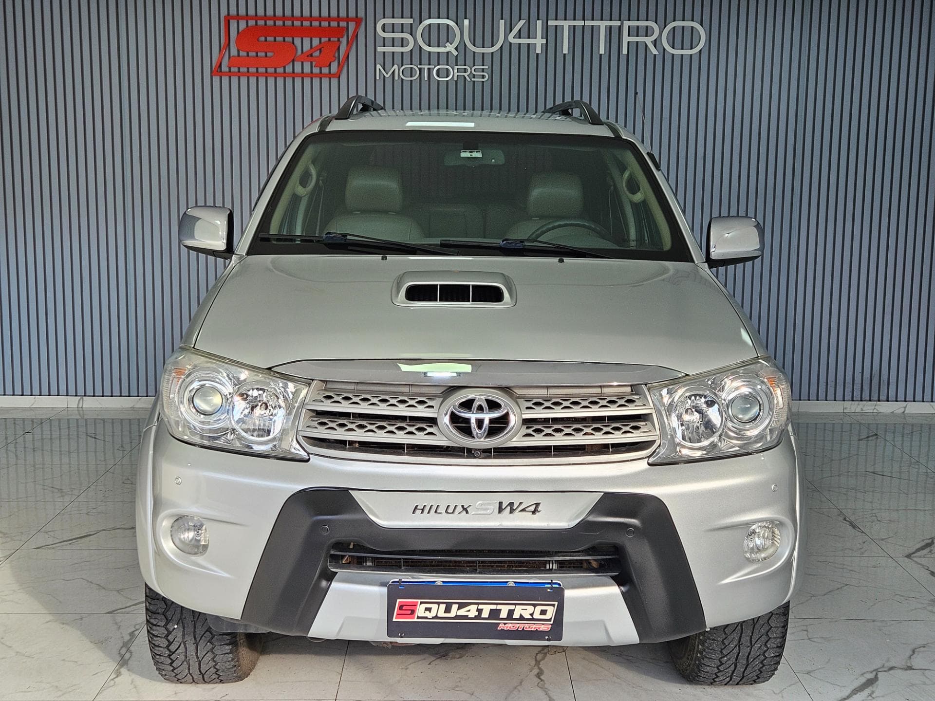 Toyota Hilux Sw4 Srv 4x4 2011 miniatura 2