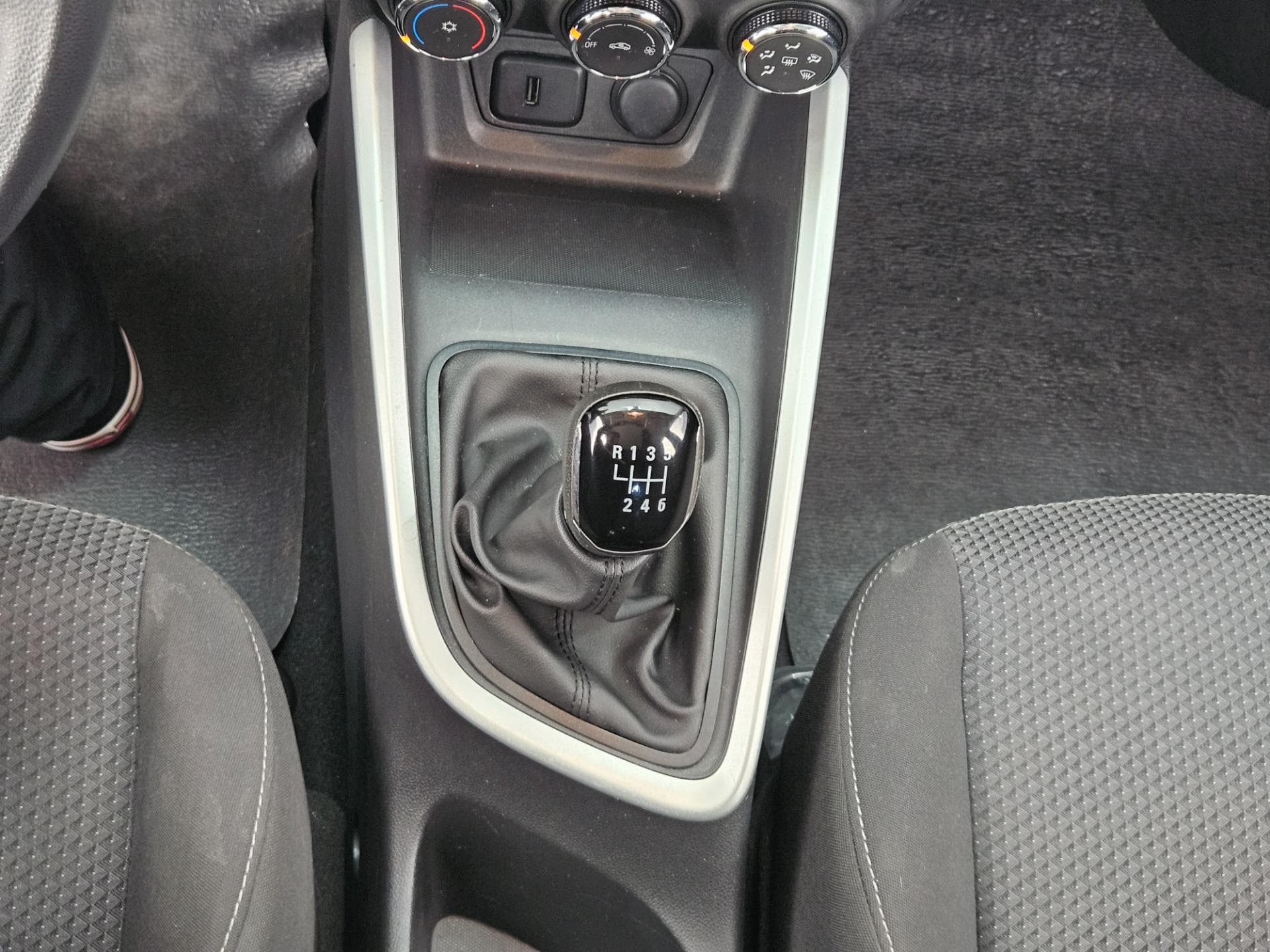 Chevrolet Onix 1.0mt Lt2 2024 miniatura 11