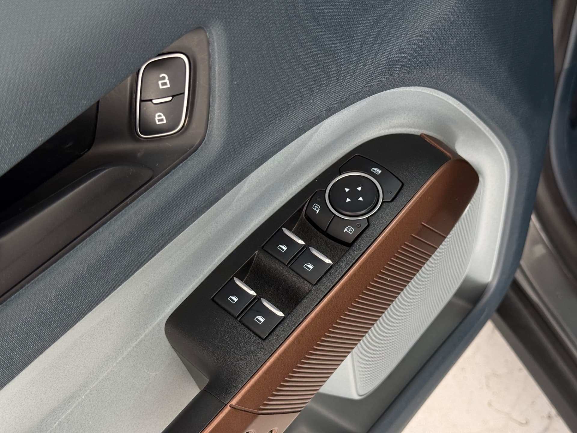 Ford Maverick Lariat Hybrid 2.5 Aut 2024 miniatura 17