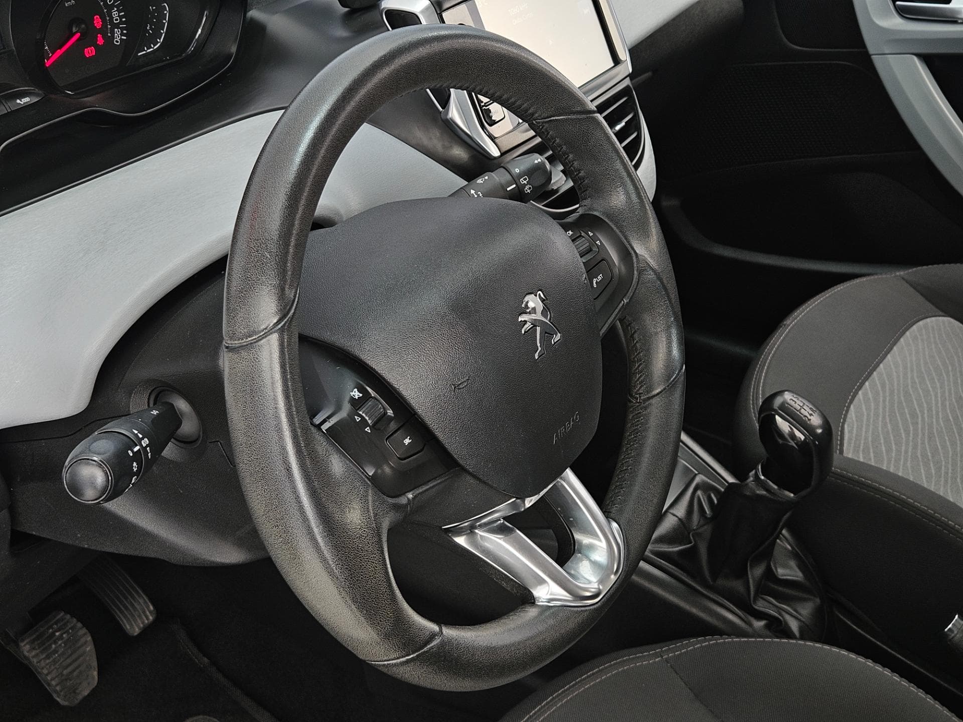 Peugeot 208 Active Pack 2016 miniatura 7