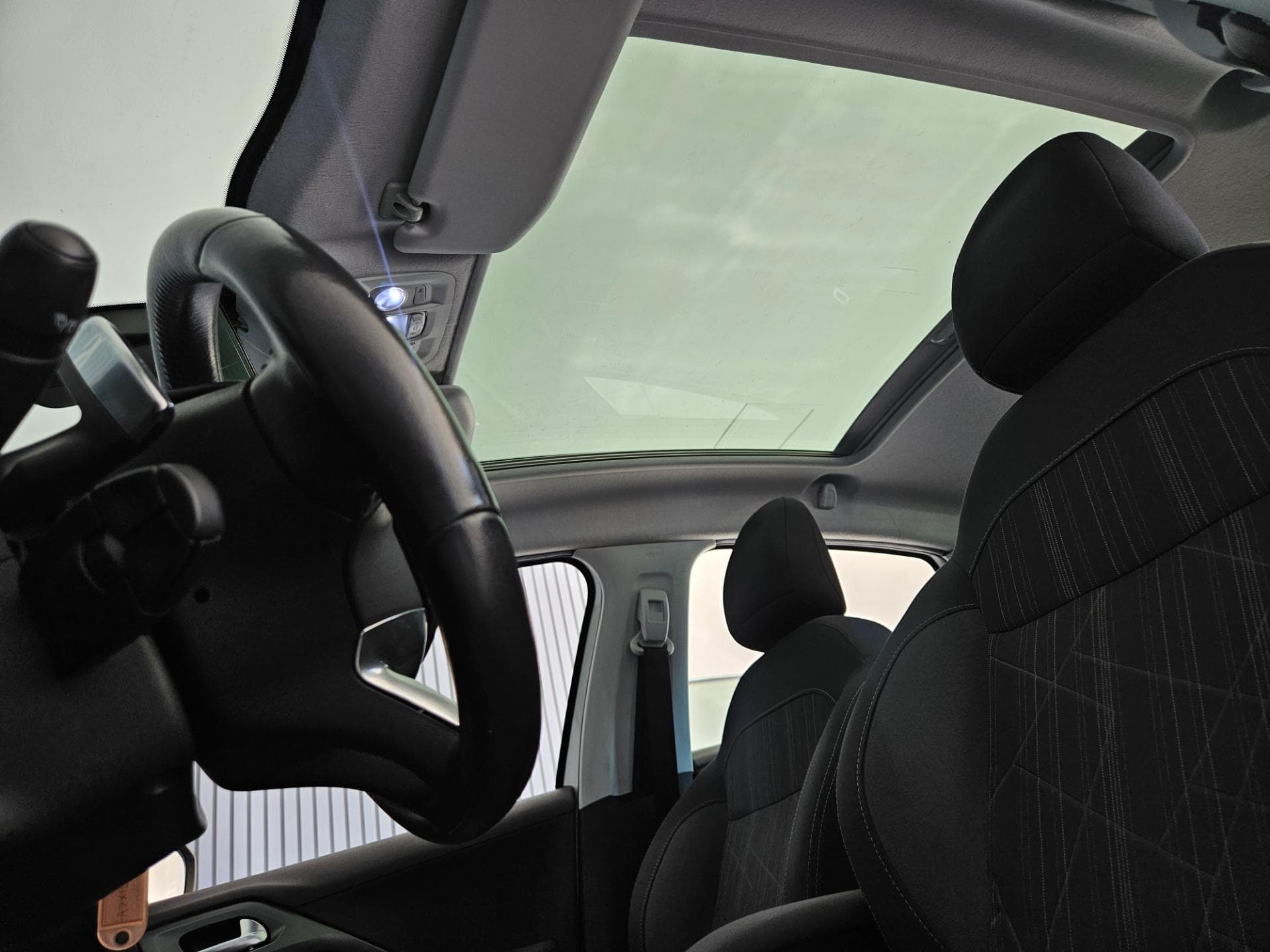 Peugeot 208 Griffe A 2016 miniatura 22