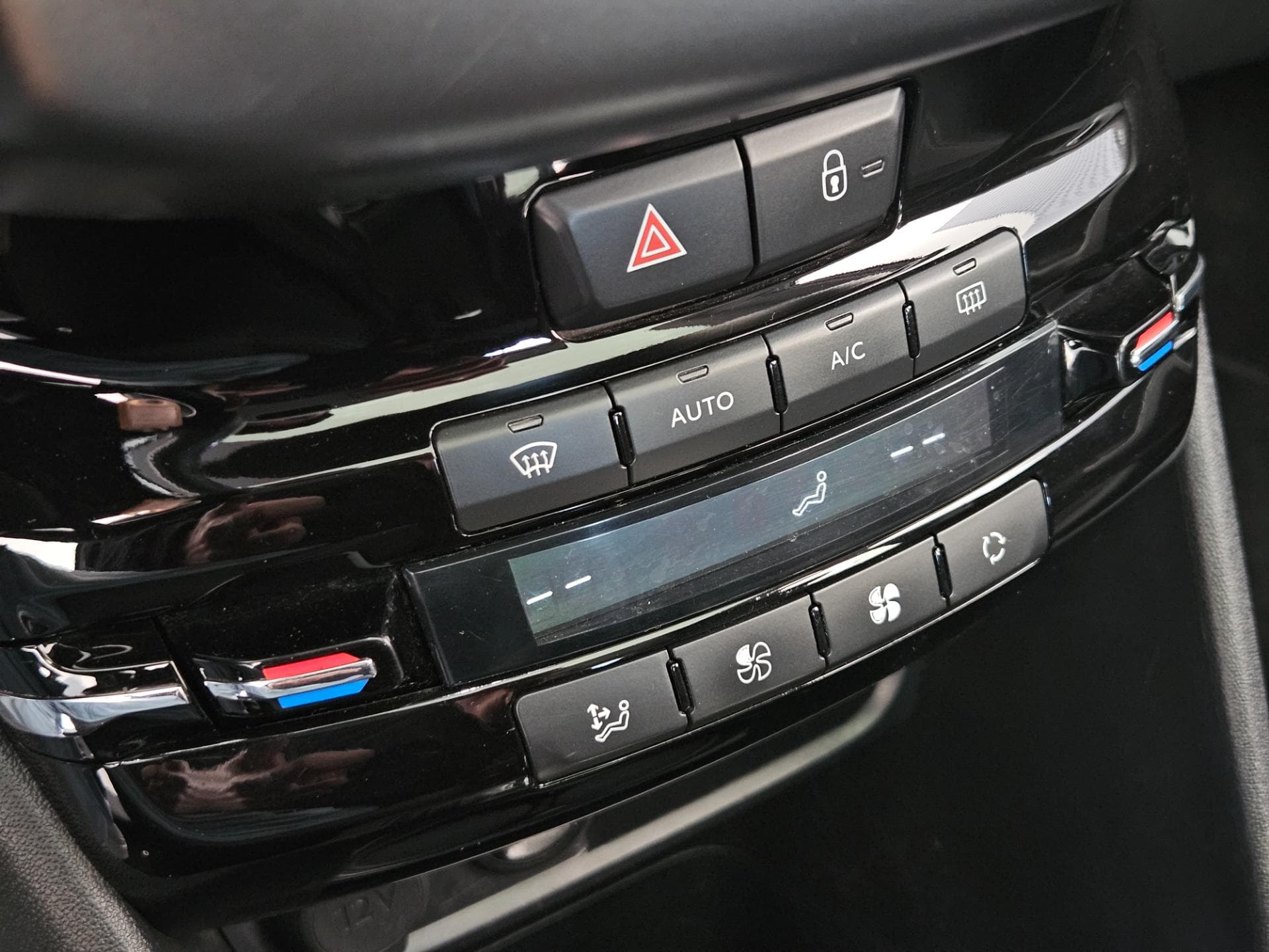 Peugeot 208 Griffe A 2016 miniatura 12