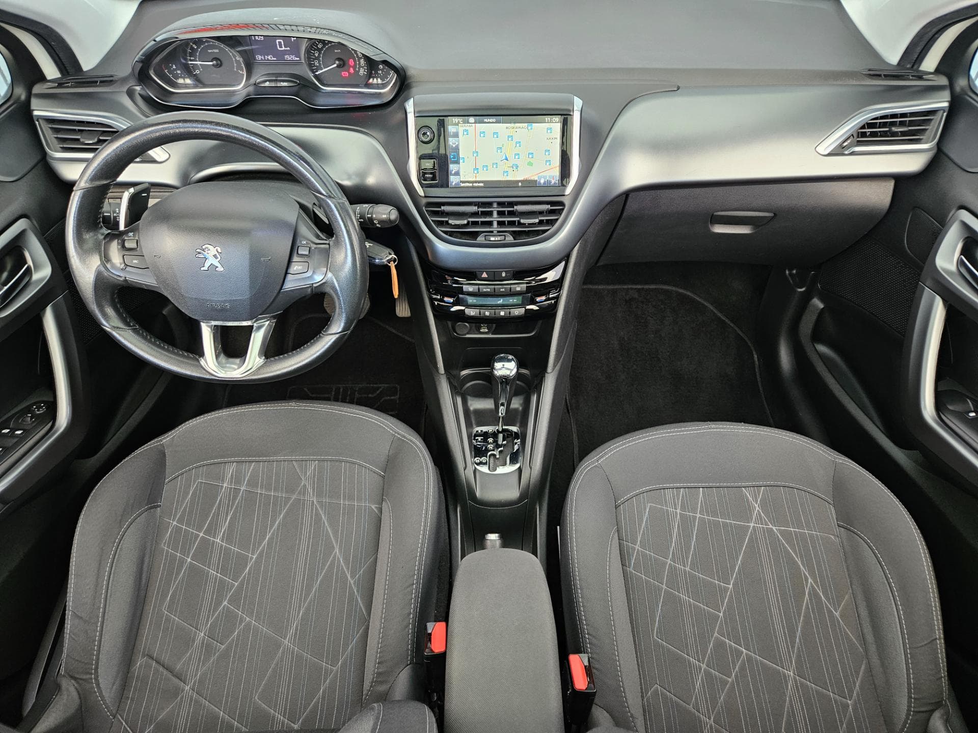 Peugeot 208 Griffe A 2016 miniatura 8