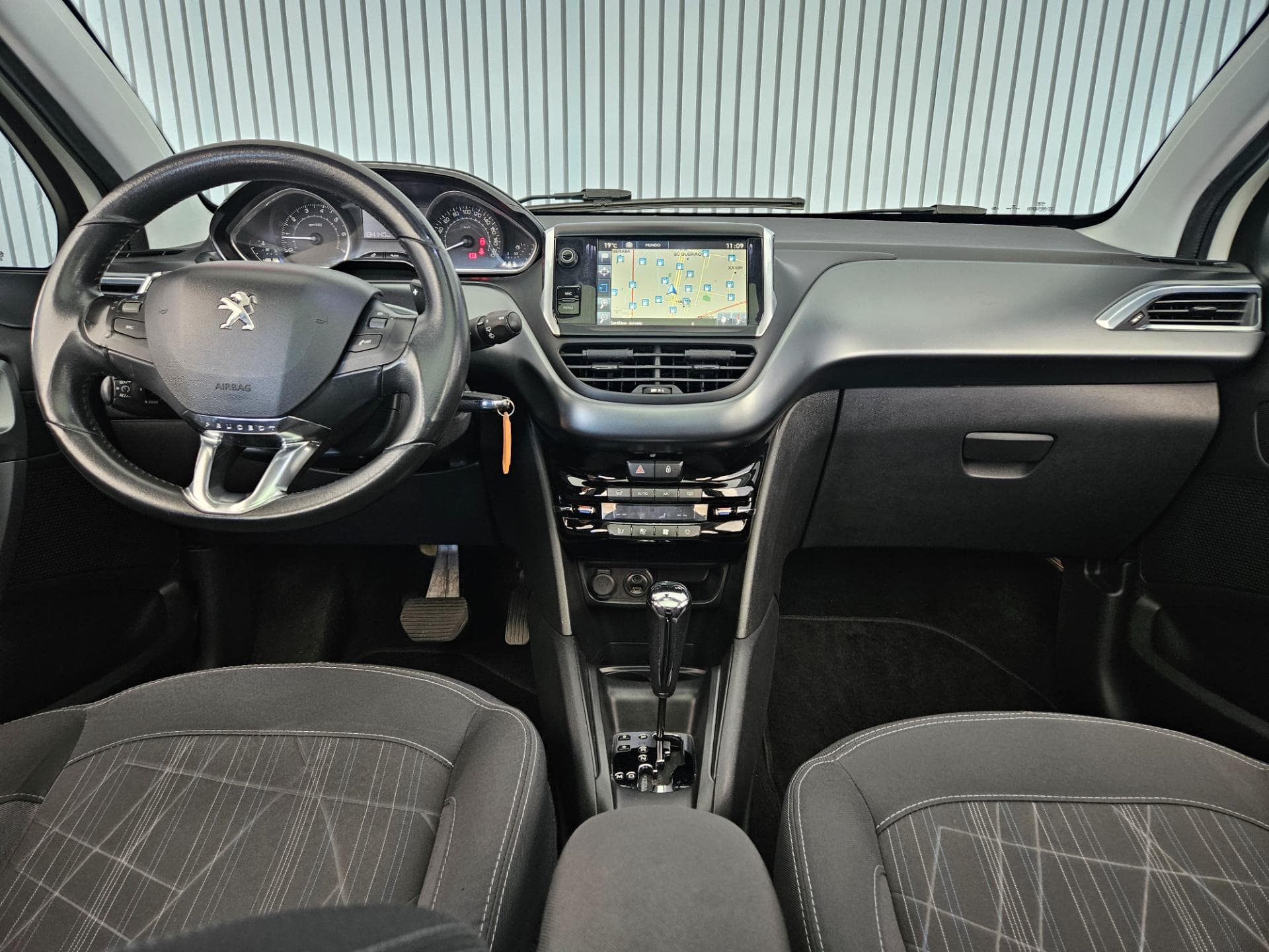 Peugeot 208 Griffe A 2016 miniatura 30