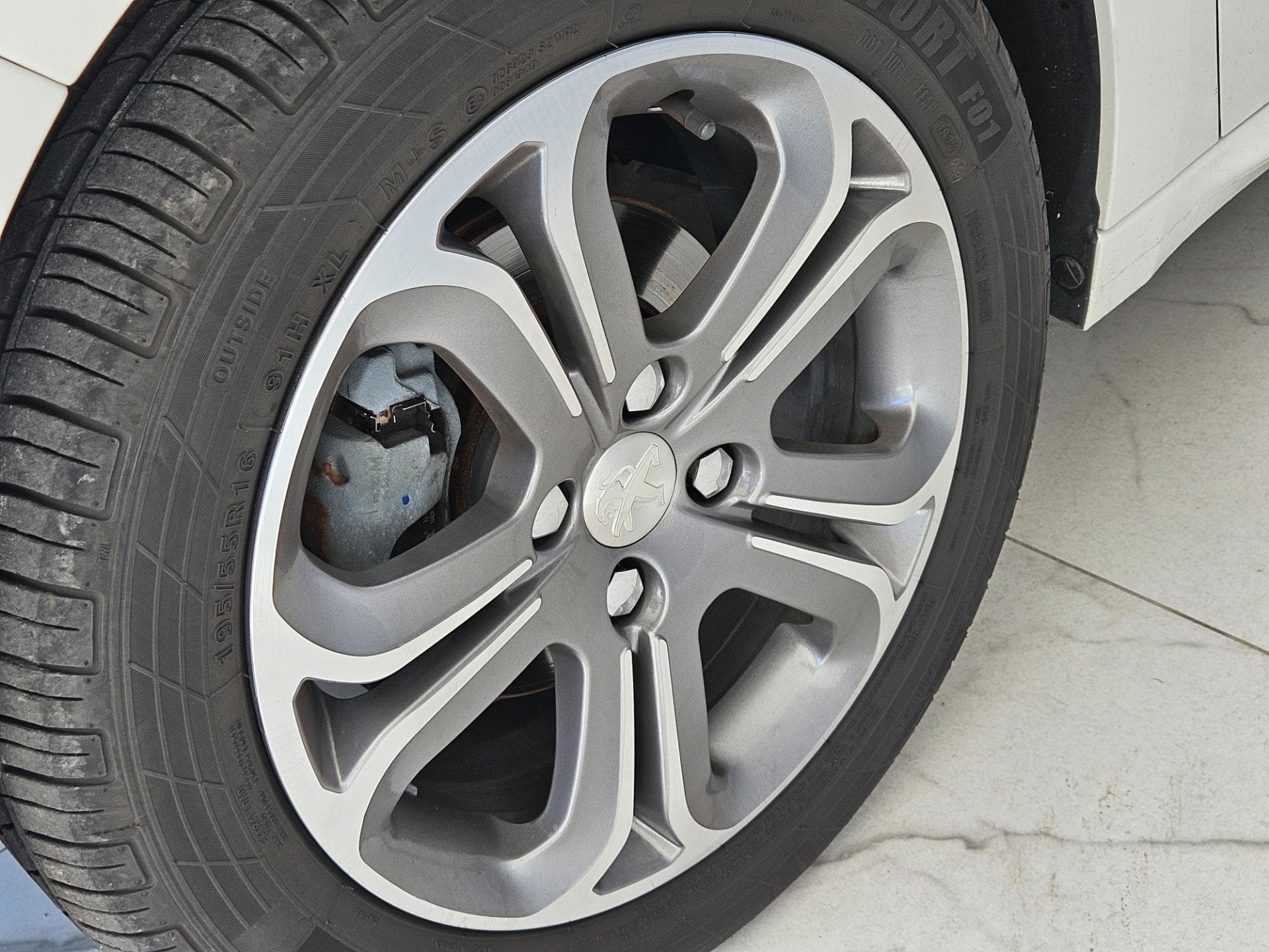 Peugeot 208 Griffe A 2016 miniatura 28