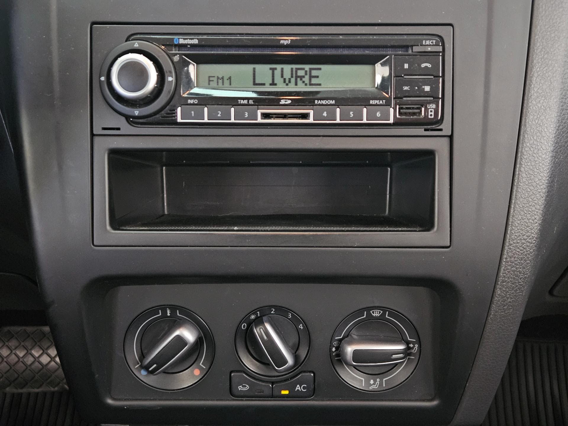 Volkswagen Spacefox Sport.gii 2011 miniatura 10