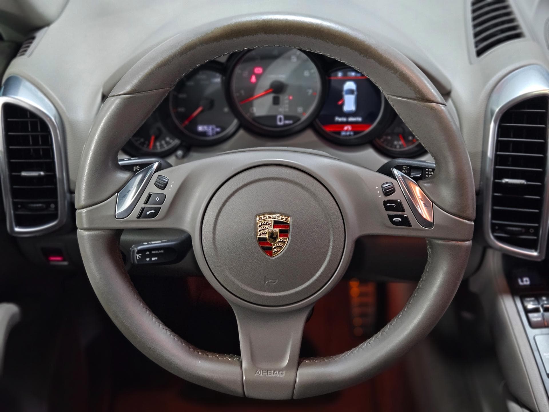 Porsche Cayenne S 2014 miniatura 9