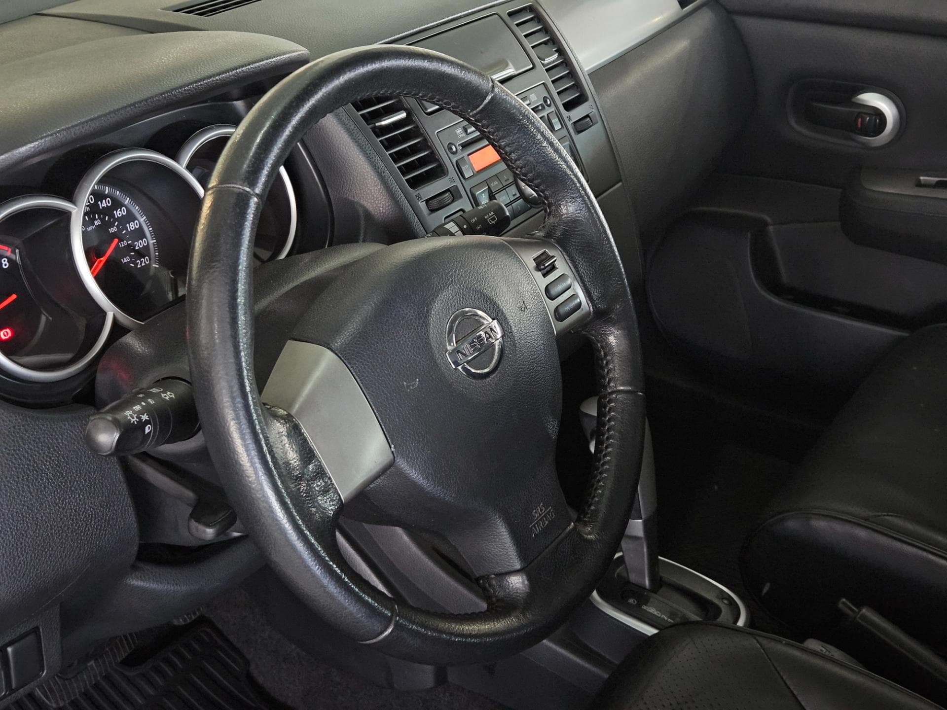 Nissan Tiida 1.8 Sl 2013 miniatura 7