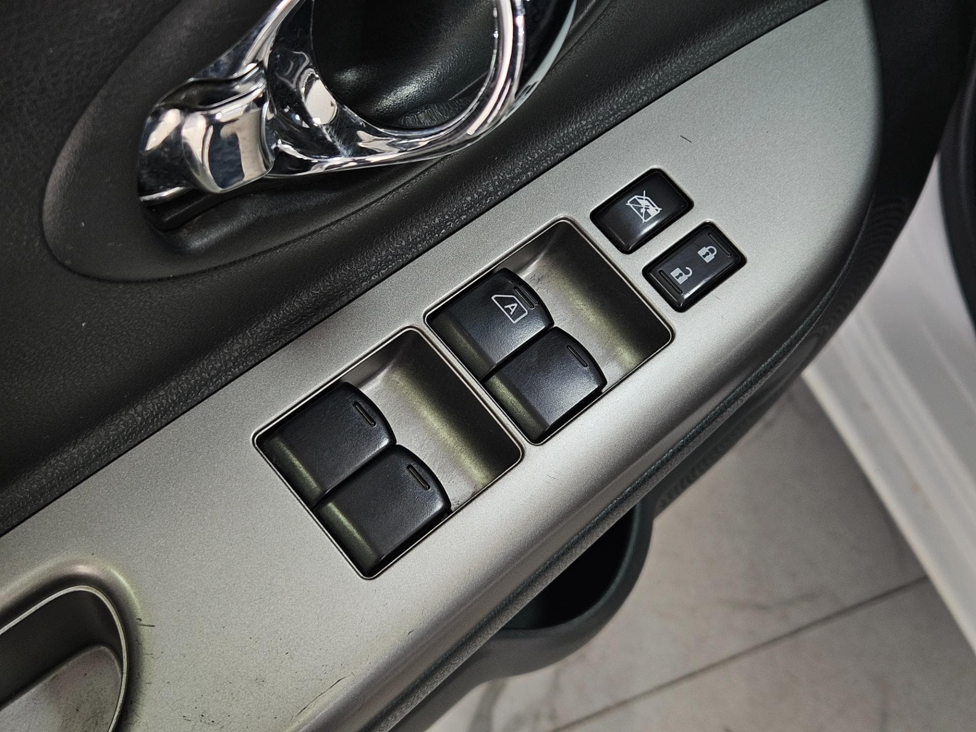 Nissan March 10sv 2015 miniatura 15