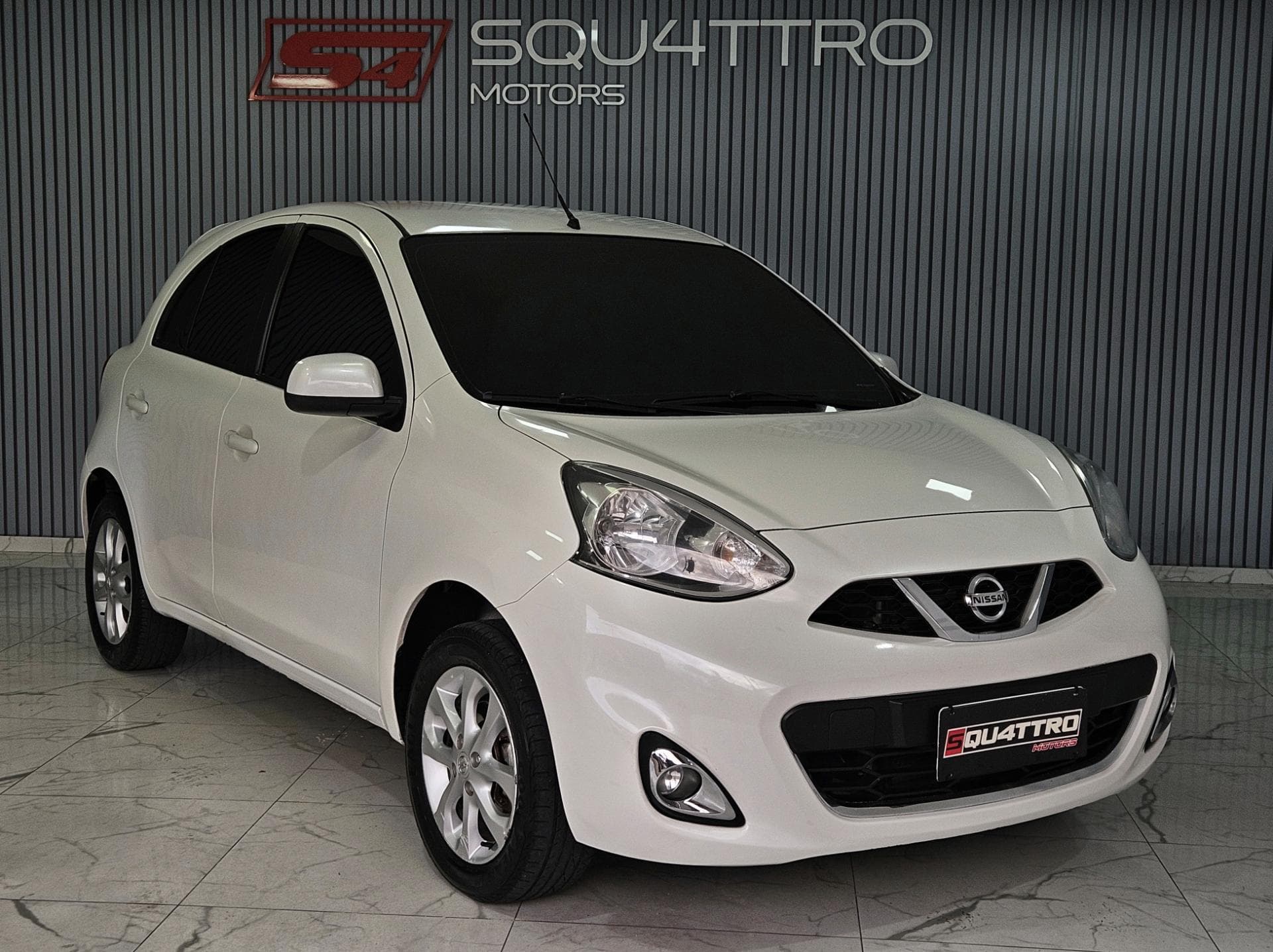 Nissan March 10sv 2015 miniatura 3