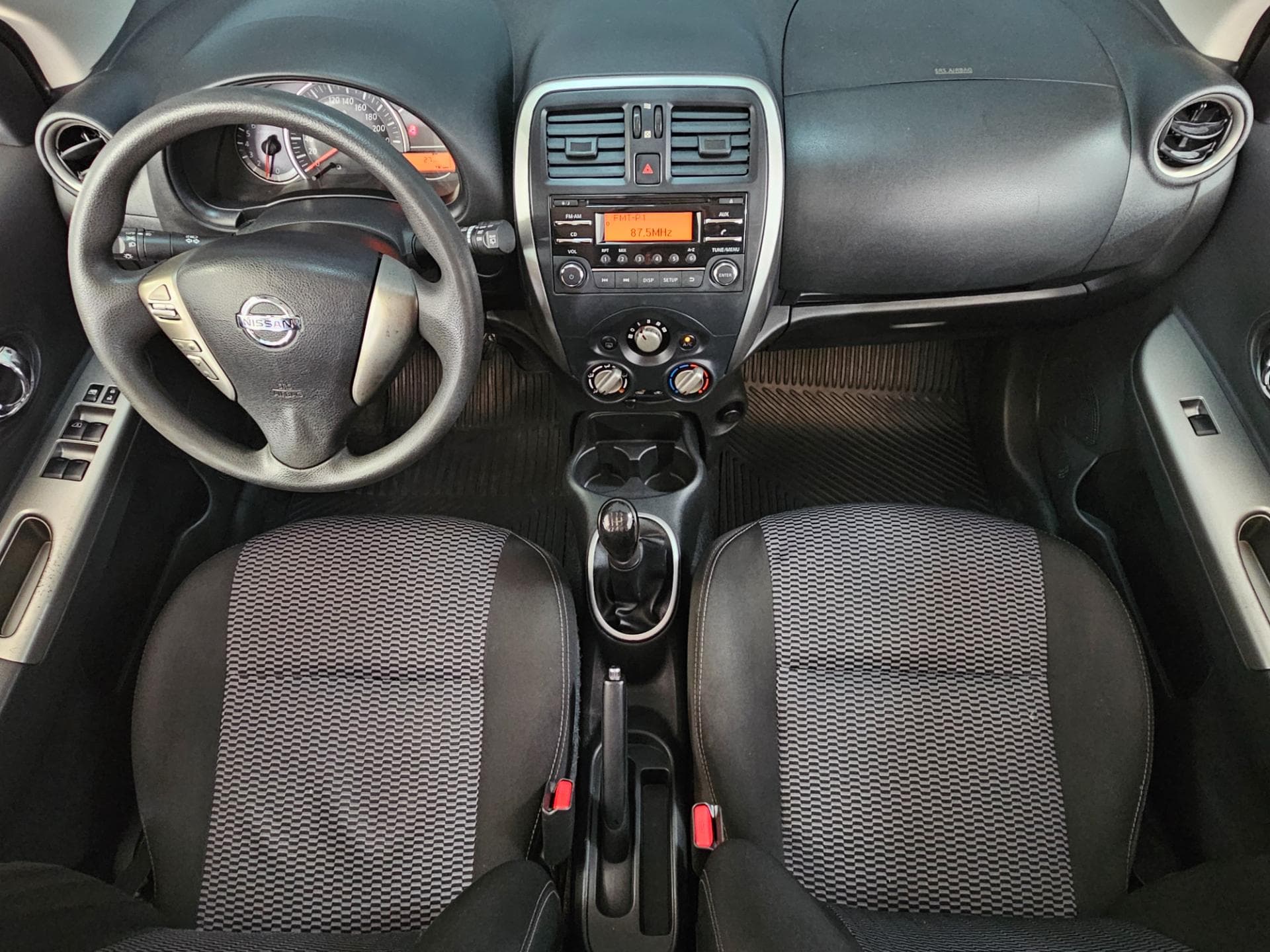 Nissan March 10sv 2015 miniatura 9