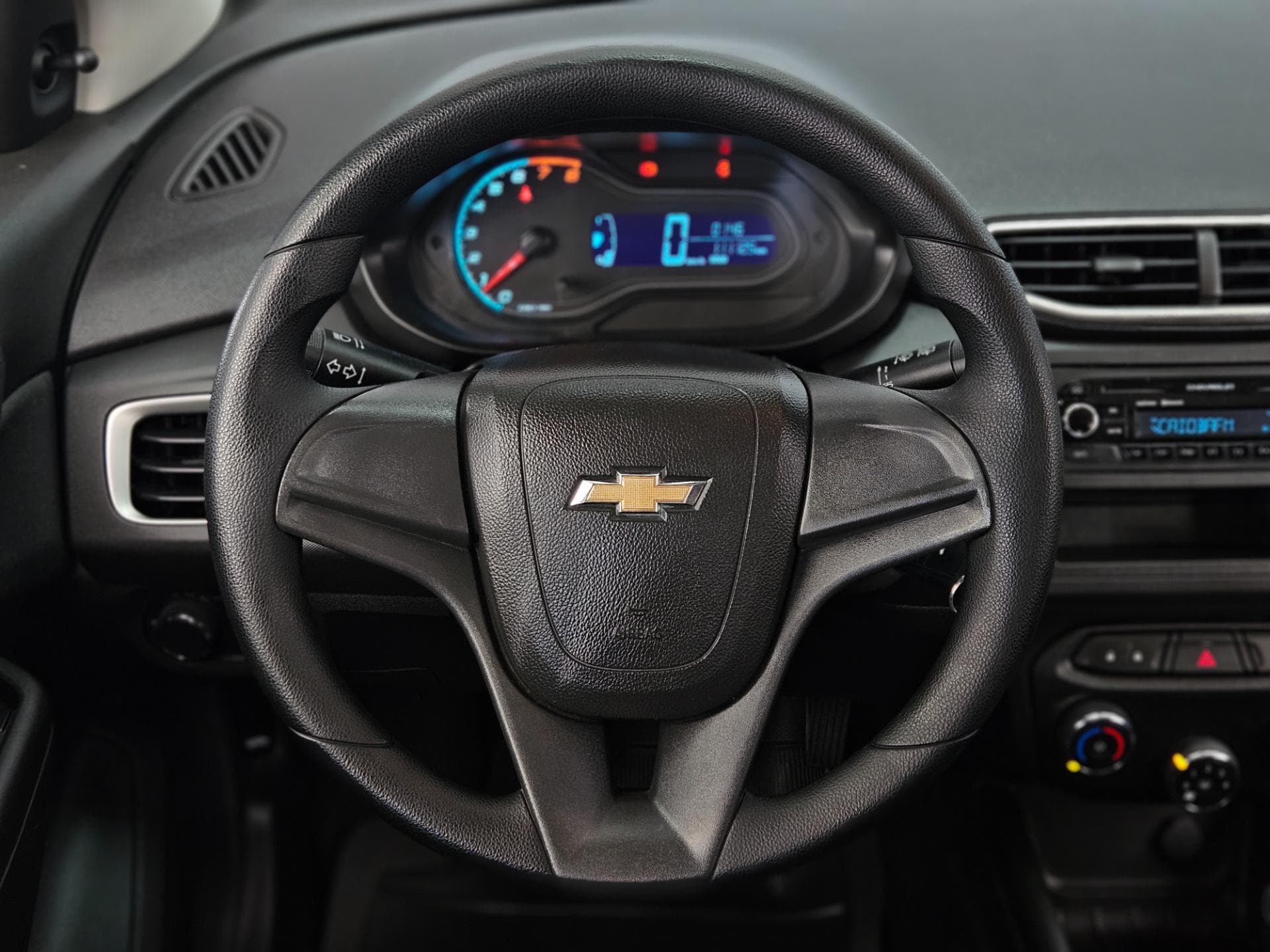 Chevrolet Onix 1.0 Mt Lt 2017 miniatura 8
