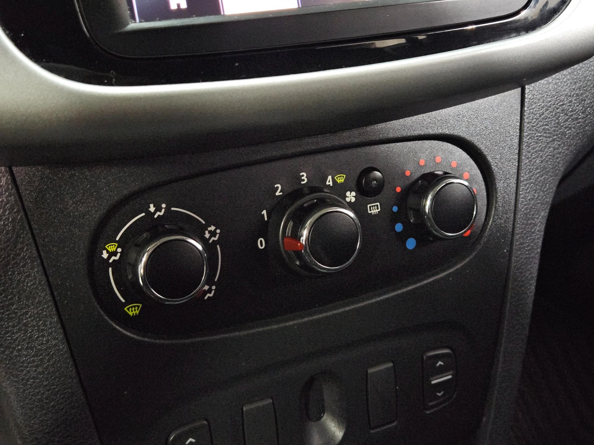 Renault Logan Auth 10 2014 miniatura 11