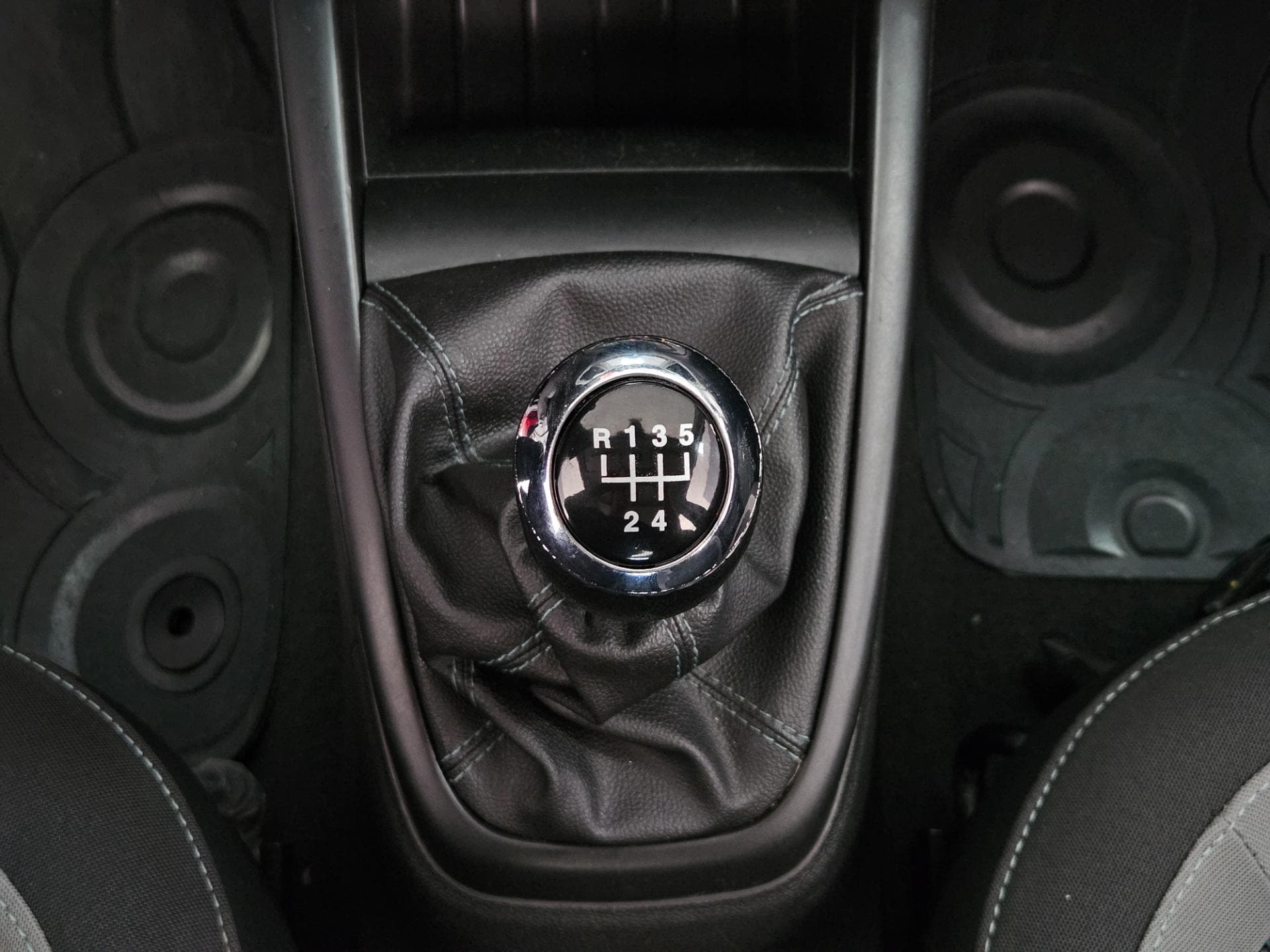 Chevrolet Onix 1.0 Mt Lt 2015 miniatura 11