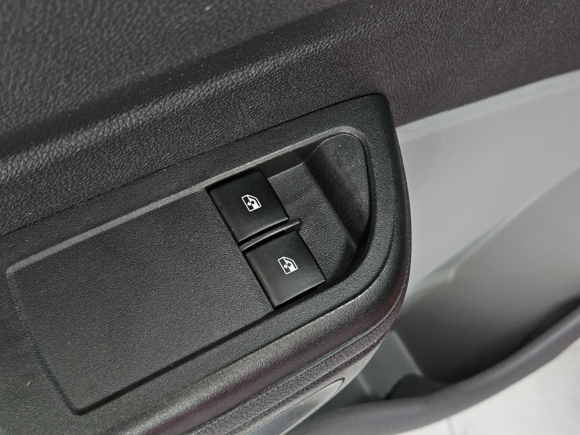 Chevrolet Onix 1.0 Mt Lt 2015 miniatura 14