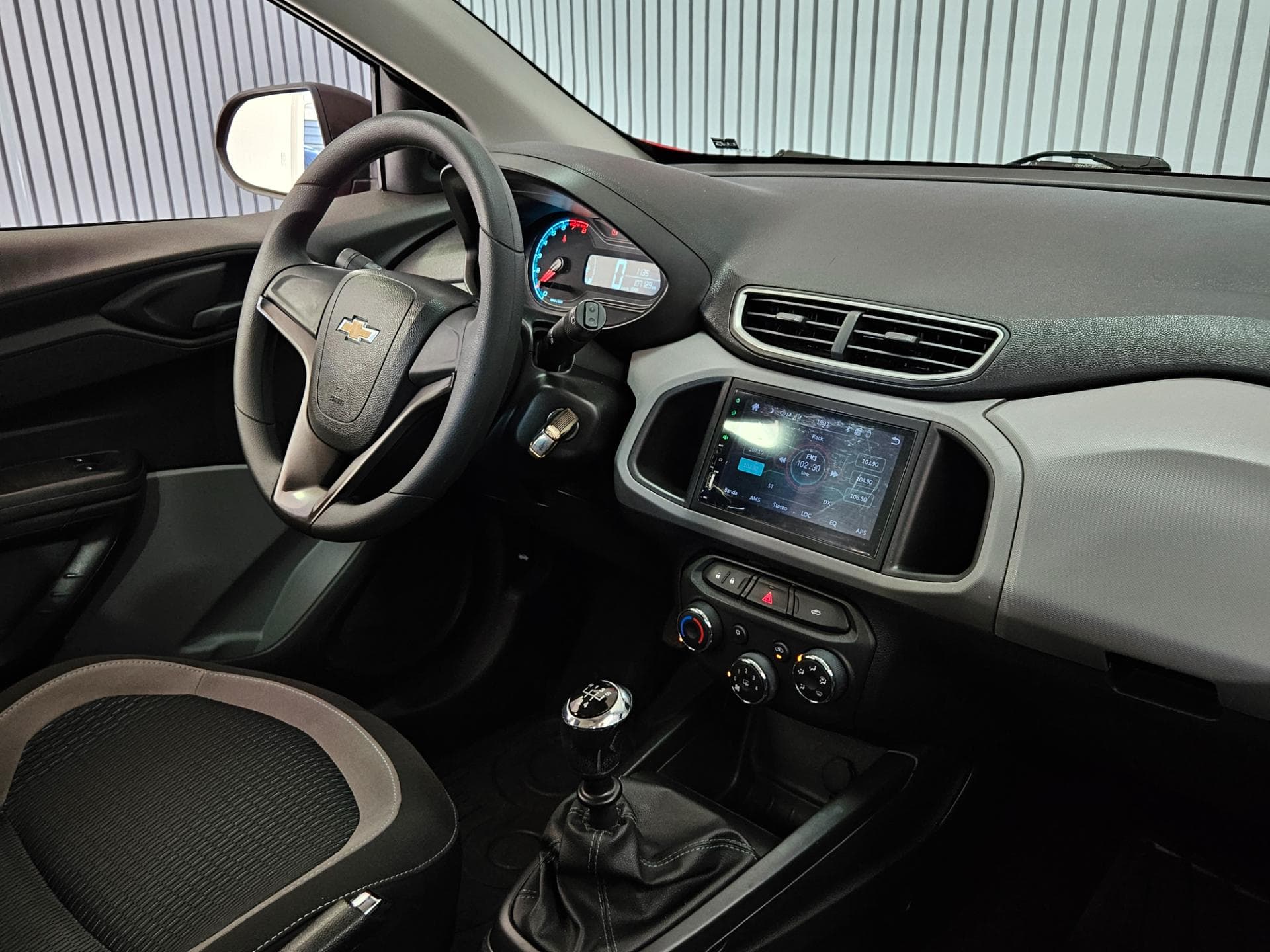 Chevrolet Onix 1.0 Mt Lt 2015 miniatura 7