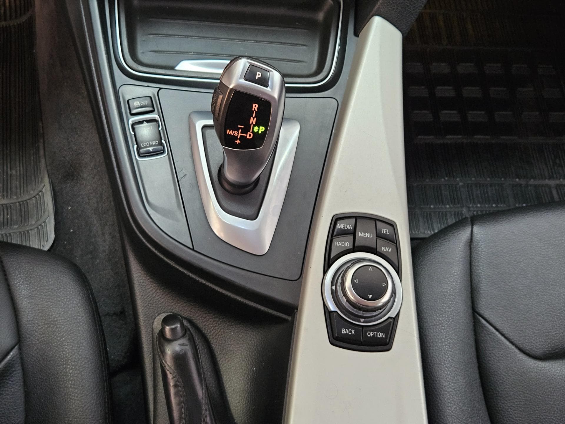 Bmw 320i 3b11 2014 miniatura 11