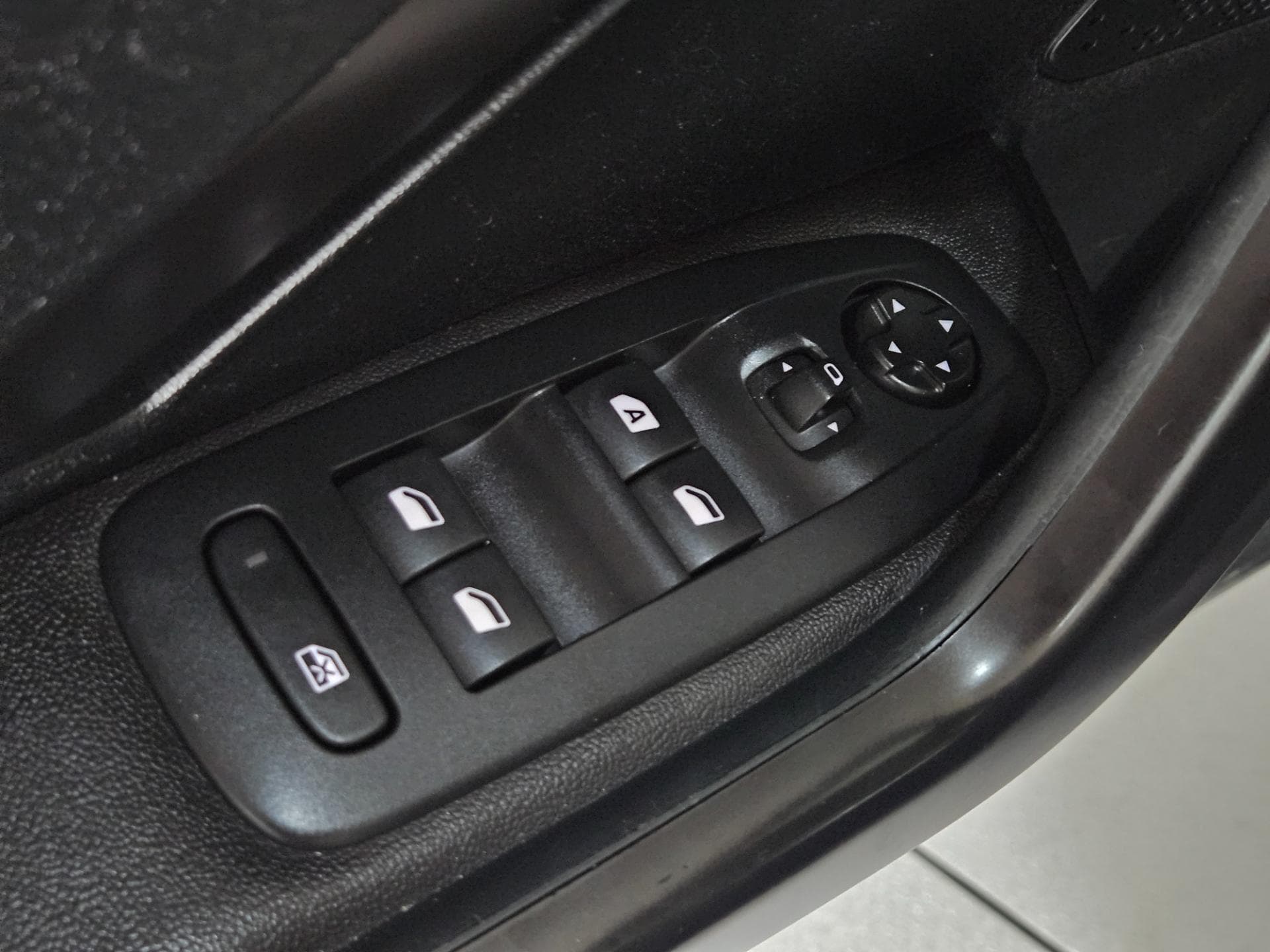 Peugeot 2008 Griffe 1.6 Flex 16v 5p Aut 2017 miniatura 17