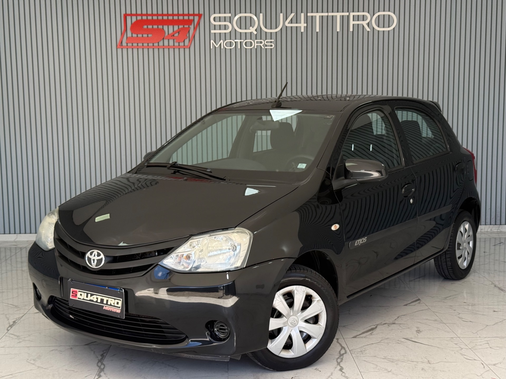 Toyota Etios Hb X 13l Mt 2017